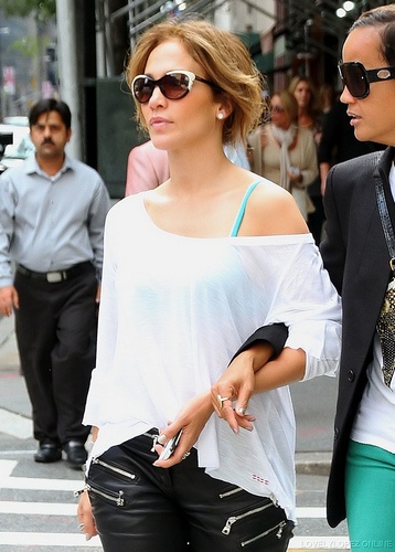 Jennifer - Out and About in NY City - September 30, 2011