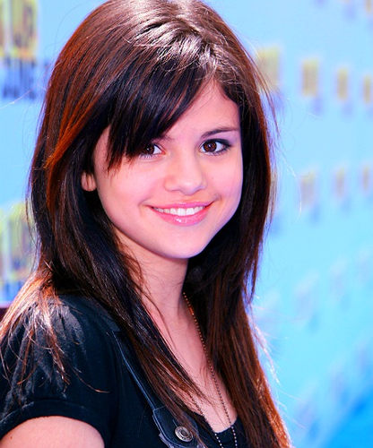  Selena sweet <3