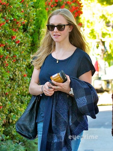  Amanda Seyfried spotted out in Hollywood, Oct 7