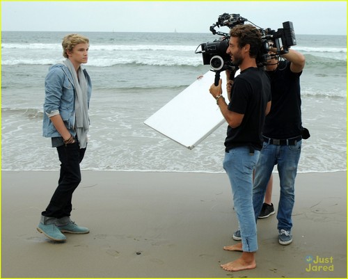  Cody Simpson: 'Not Just You' Video Shoot Pics!