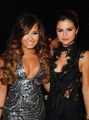 Demi&Selena - MTV Video Music Awards - August 28, 2011 - selena-gomez-and-demi-lovato photo