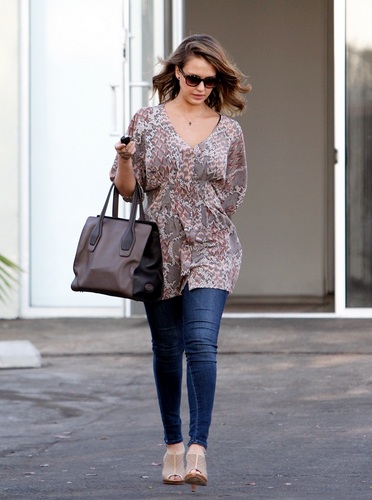  Jessica - Out in Beverly Hills - September 27, 2011