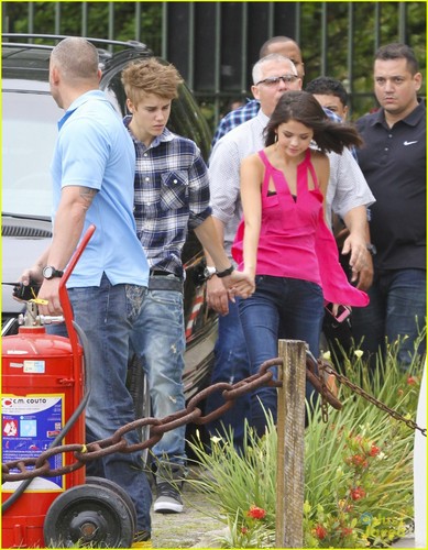  Justin Bieber & Selena Gomez: Helicopter Ride!