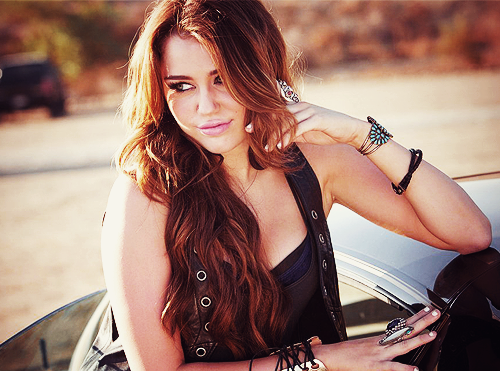  Miley Cyrus...