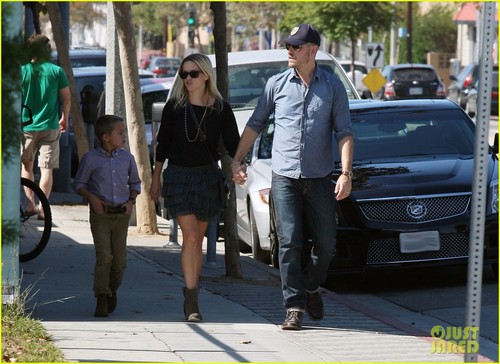 Reese Witherspoon: Family Church Service!