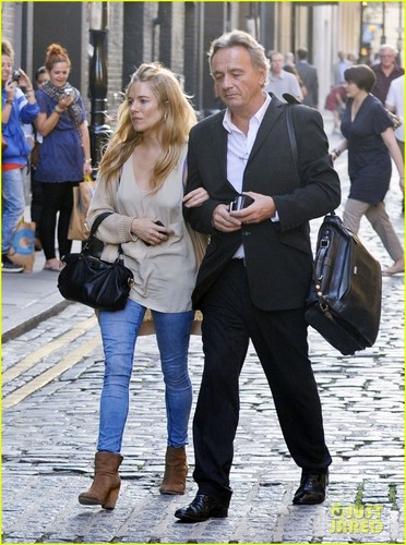  Sienna Miller: Covent Garden with a Guy Friend