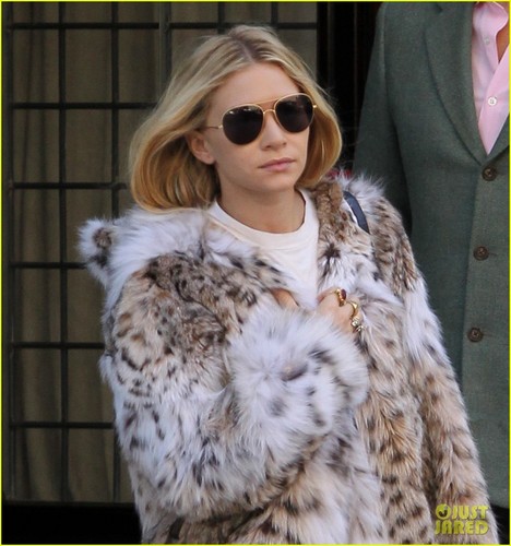  Ashley Olsen: $39,000 The Row Backpack Sells Out!
