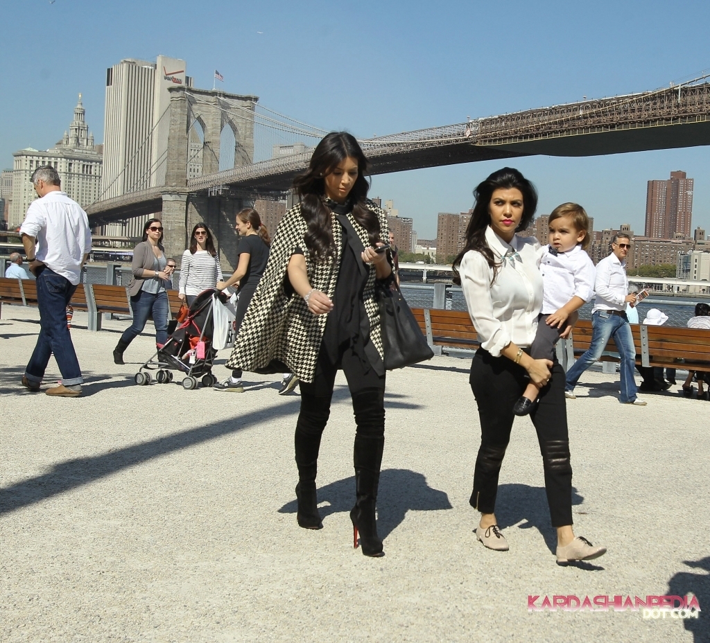 Kim And Kourtney Take Mason To See The Brooklyn Bridge 08 10 2011