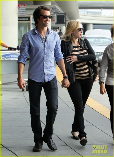  Kate Winslet: Airport Arrival with Ned Rocknroll!