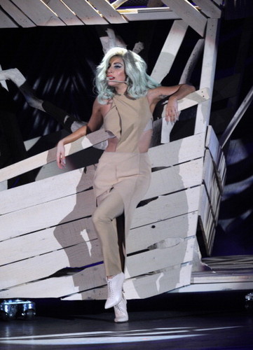  Lady Gaga performing at Bill Clinton foundation concerto