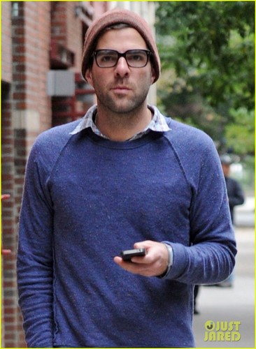  Zachary Quinto: Walking in the West Village