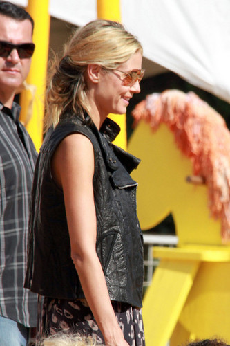  Heidi Klum and সীল Take Their Kids to Mr. অস্থি কুমড়া Patch in Beverly Hills 3