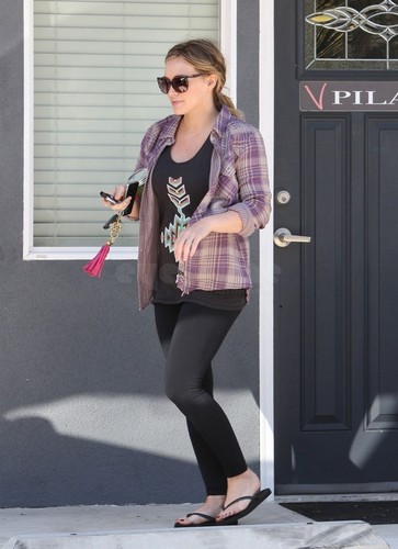  Hilary Duff goes to pilates in Studio City, Oct 18