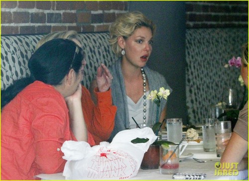 Katherine Heigl: Lunch with the Gals!