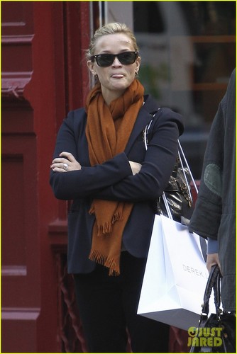 Reese Witherspoon: Bandaged Forehead!