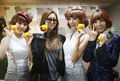 Uee supports Orange caramel - kpop-girl-power photo