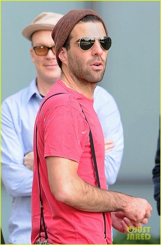  Zachary Quinto: I Felt It Was My Time to Come Out