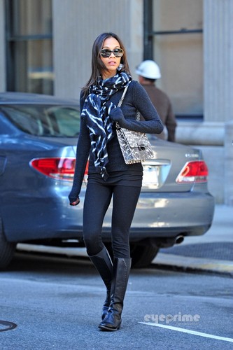  Zoe Saldana spotted out in New York, Oct 17