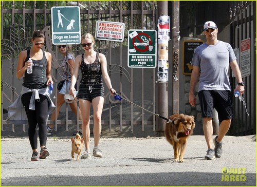  Amanda Seyfried's jour Out with Finn!