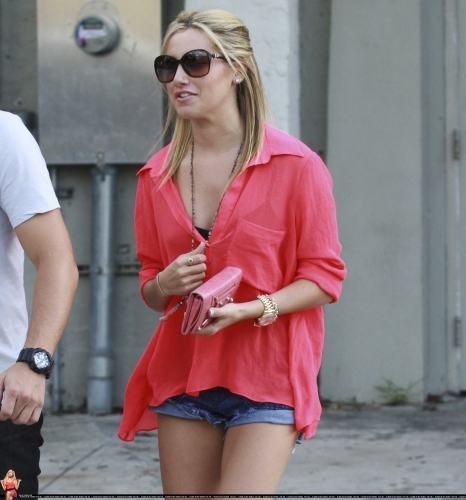  Ashley out in Miami
