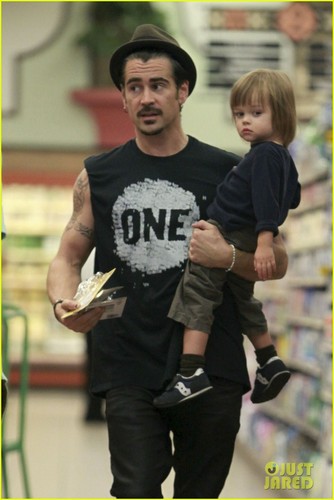  Colin Farrell: Shopping with Henry!