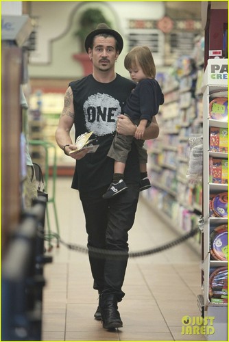  Colin Farrell: Shopping with Henry!