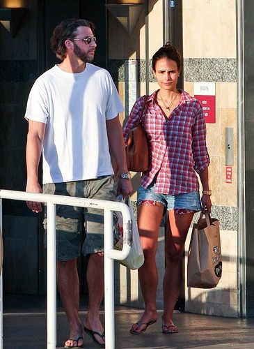  Jordana - JB and Andrew stock up on grocery's at Pavillions in Beverly Hills, July 1. 2011