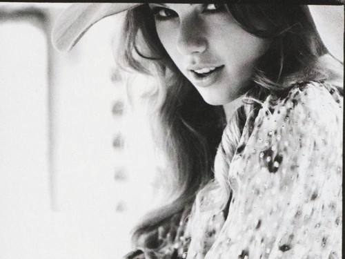  Lovely Taylor দেওয়ালপত্র ❤