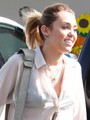 Miley Cyrus does some grocery shopping in Studio City, Oct 21 - miley-cyrus photo