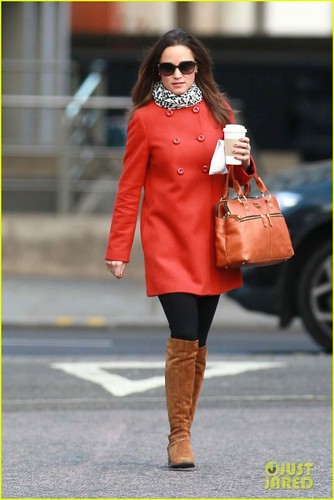 Pippa Middleton: Ravishing in Red!