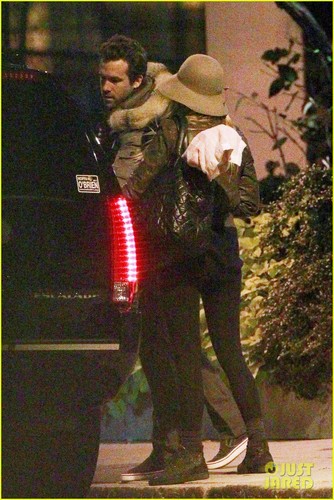  Ryan and Blake Leaving Ryan's Apartment in Boston (Oct 22, 2011)