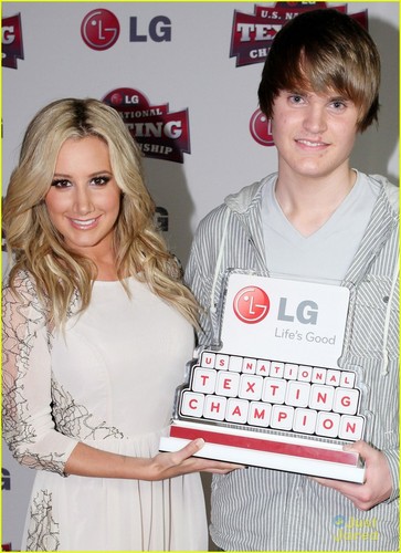 Ashley Tisdale: LG National Texting Championship! 