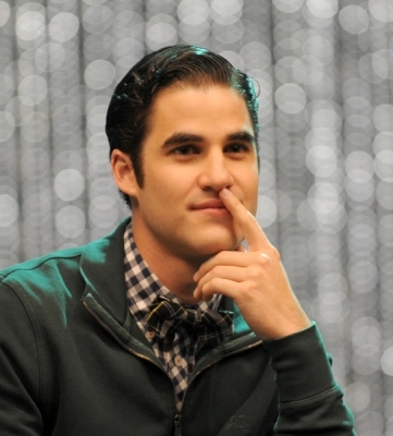 Darren Criss Q & A the 300th musical performance on Glee 26/10/11