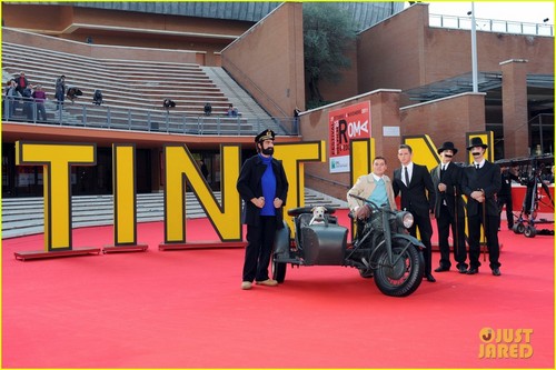  Jamie chuông, bell Takes 'Adventures of Tintin' to Rome