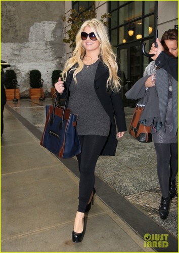  Jessica Simpson: All Smiles in NYC!
