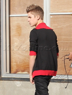 Justin shooting a commercial Friday with his new look :)
