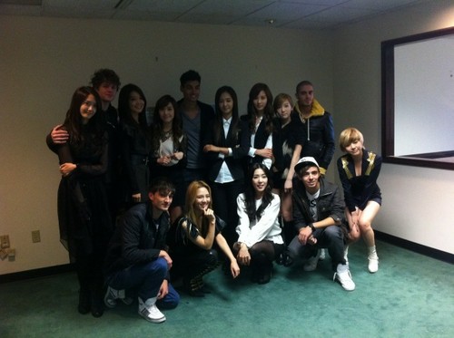  SNSD otgether with the U.K BOY BAND *THE WANTED*