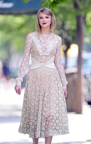  Taylor تیز رو, سوئفٹ at the Rodarte Fashion دکھائیں in NYC