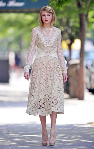  Taylor rapide, swift at the Rodarte Fashion montrer in NYC