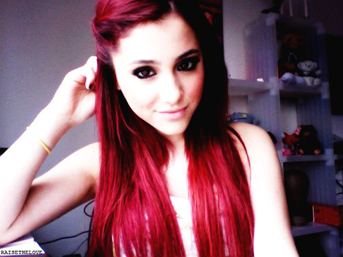 Ariana Grande looking beautiful, as always :]