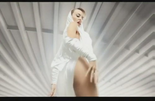 Can-t-Get-You-Out-Of-My-Head-Music-Video-kylie-minogue-26482480-500-328.jpg