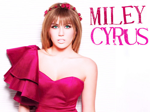  Miley Cyrus (L)