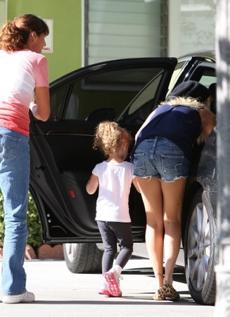  October 28 - Out with Harlow in Beverly Hills