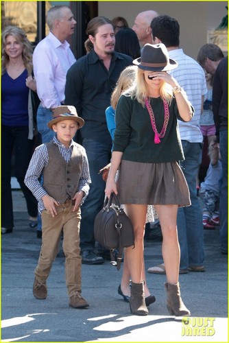 Reese Witherspoon: Sunday Church Services with the Family