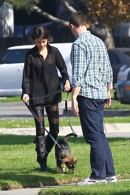 Selena Walking Baylor October 31 2011
