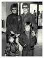 Bruce with his family - bruce-lee photo