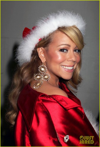  Mariah Carey & Justin Bieber: 'All I Want For Christmas Is You' Video Preview!