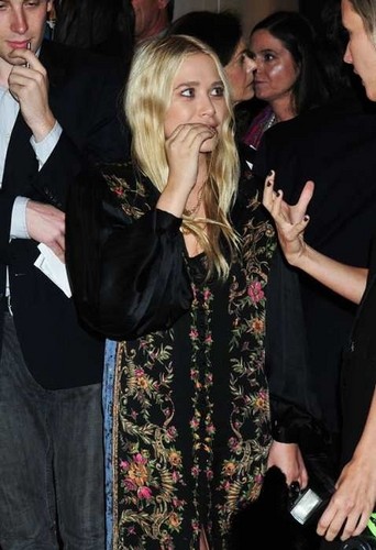 Mary-Kate -  attends the Take Home a Nude benefit at Sotheby's in NYC, 17. October 2011