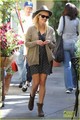 Reese Witherspoon: Sunny Shopping Trip! - reese-witherspoon photo