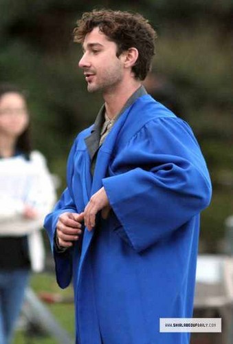 Shia on Set from his new movie "The Company あなた Keep"